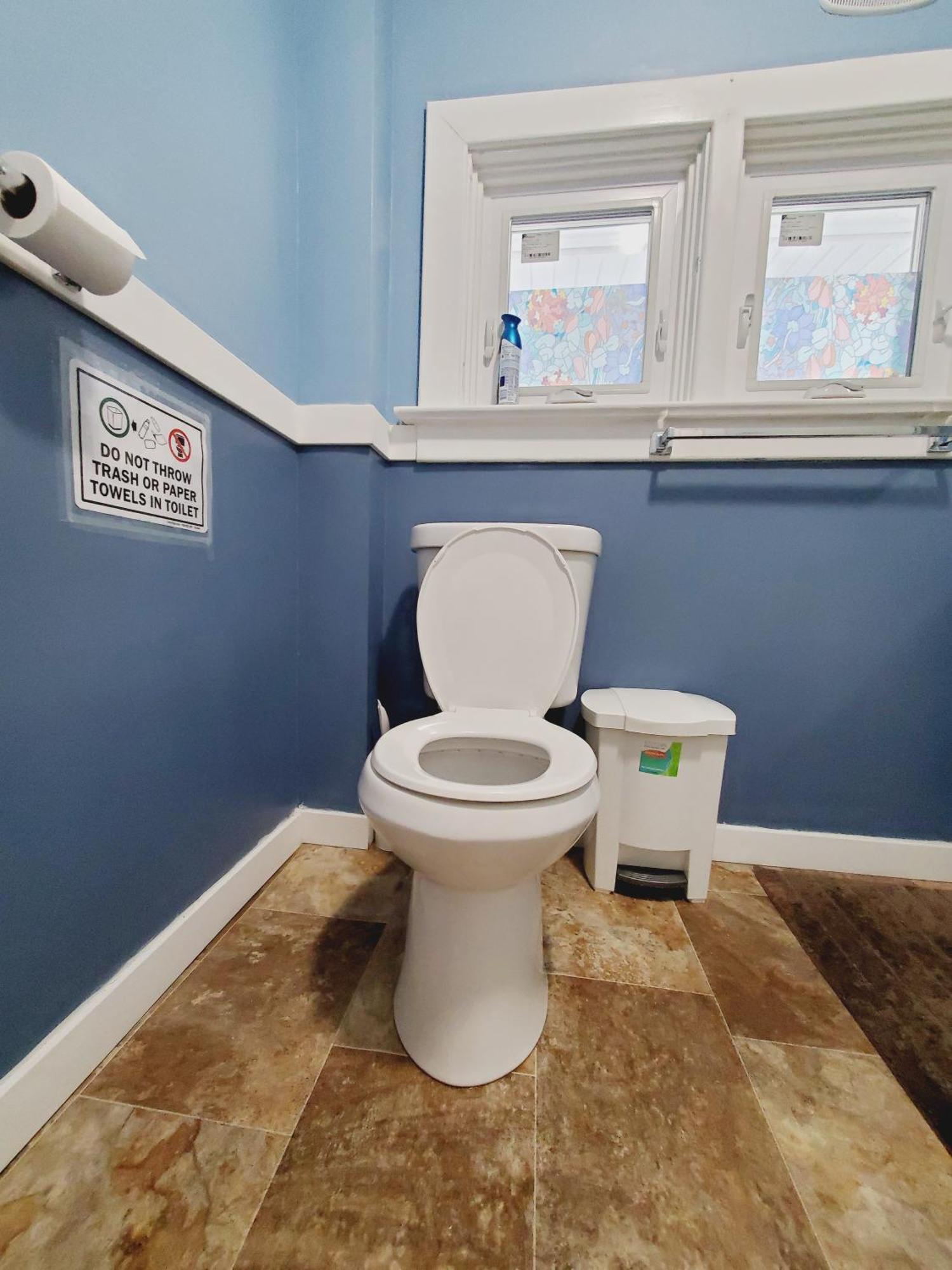 Merj'S Guest House In Wolesly Уинипег Екстериор снимка
