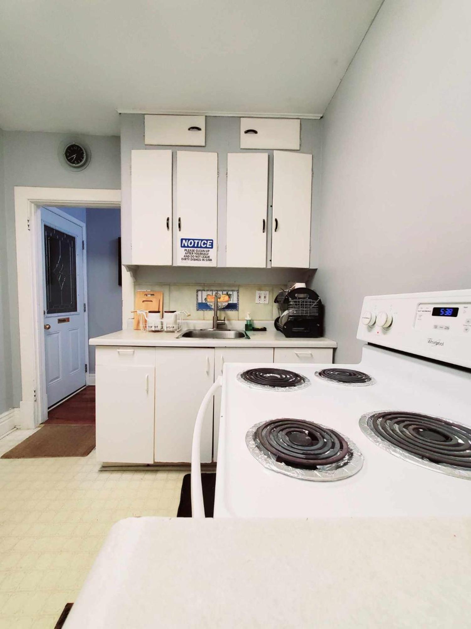 Merj'S Guest House In Wolesly Уинипег Екстериор снимка
