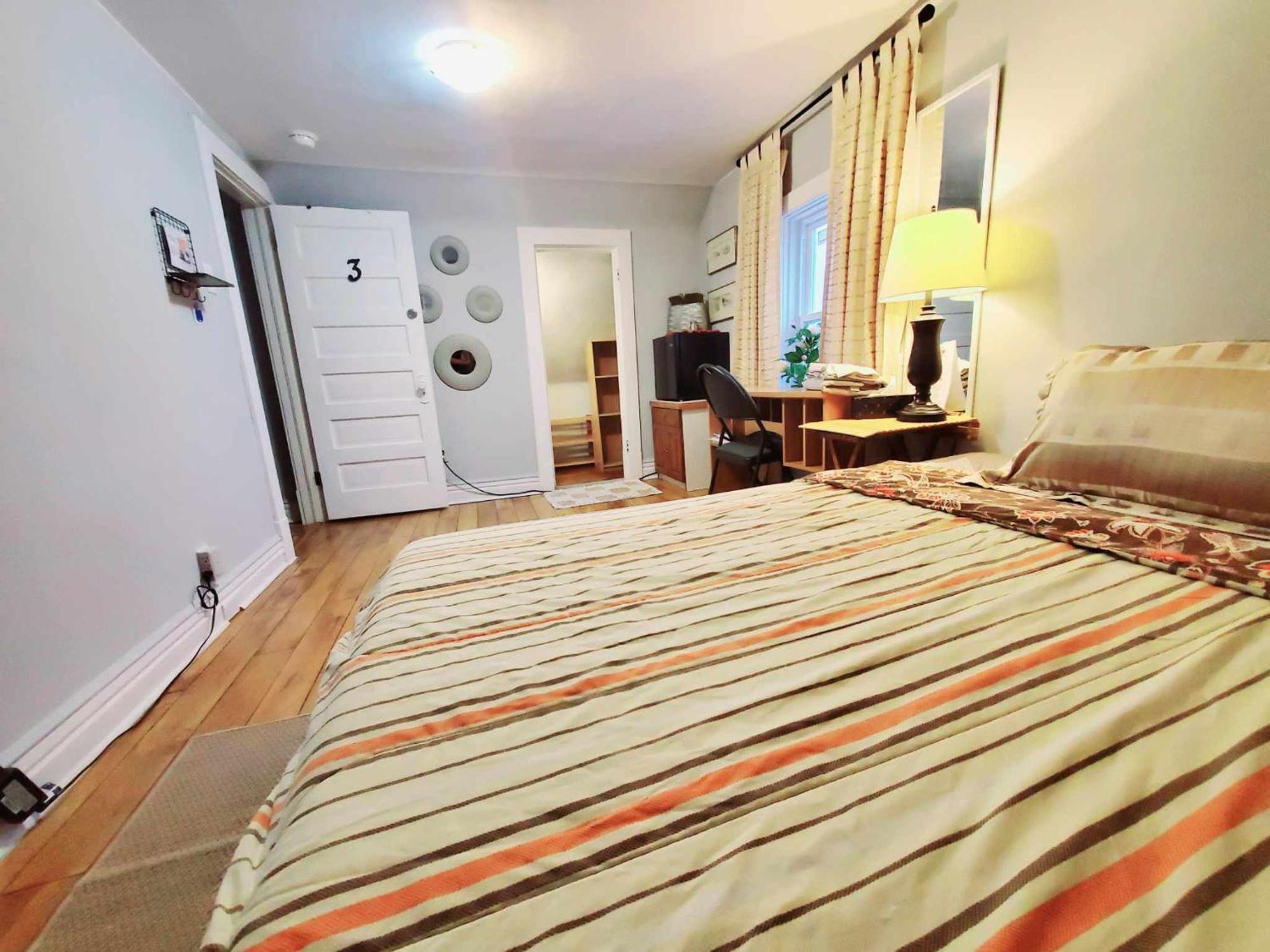 Merj'S Guest House In Wolesly Уинипег Екстериор снимка