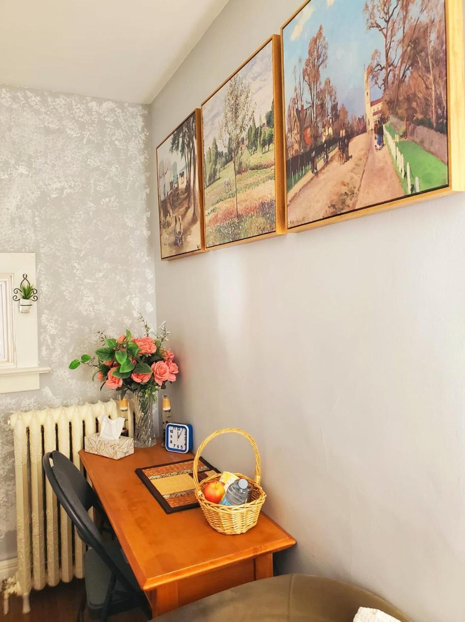 Merj'S Guest House In Wolesly Уинипег Екстериор снимка