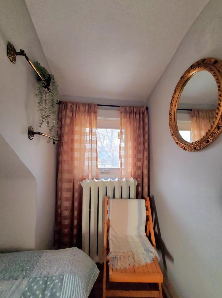 Merj'S Guest House In Wolesly Уинипег Екстериор снимка